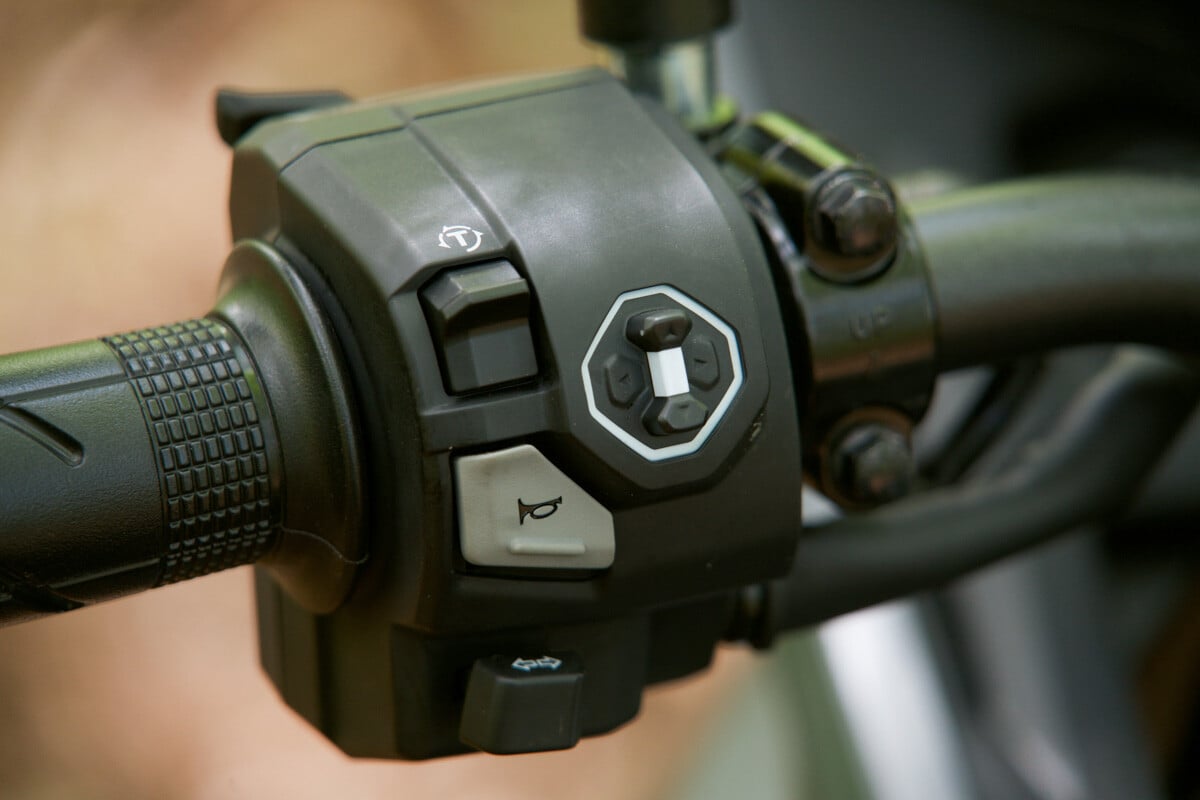 2024-nx500-review-handlebar-joystick-features