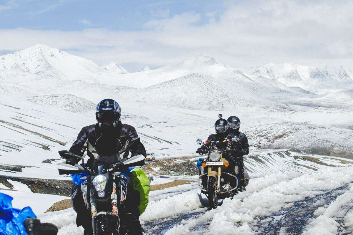 adventure-riding-in-the-himalayas