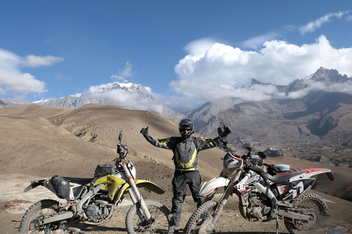 happy-customer-himalayas-with-enduro-bikes