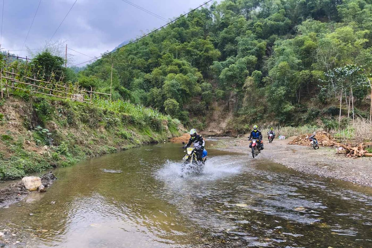 offroad-getting-wet-in-vietnam