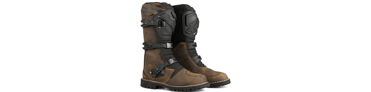 mc adventure boots